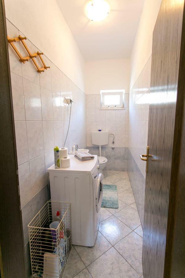 Ferienwohnung Apartman Antea Kaštel Stari Exterior foto