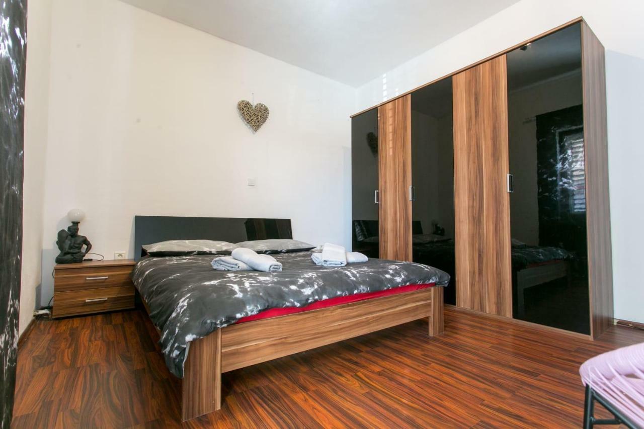 Ferienwohnung Apartman Antea Kaštel Stari Exterior foto